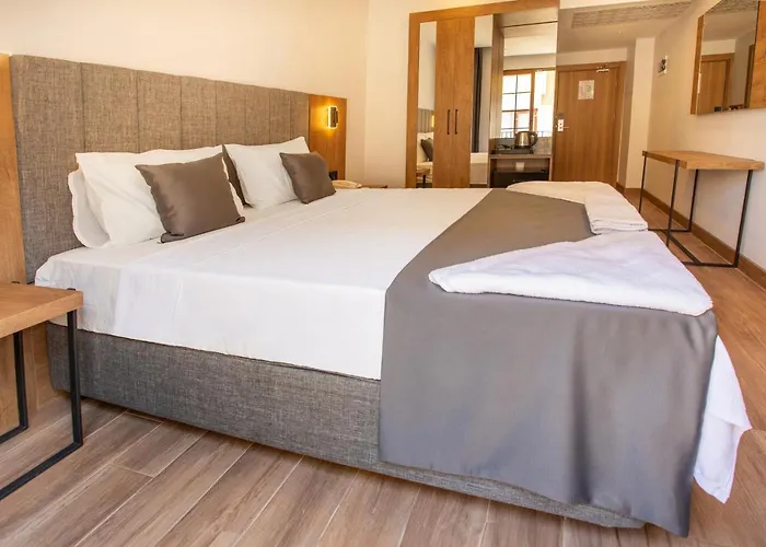 Grand Business Hotel